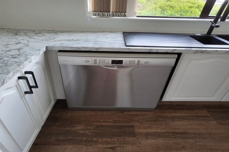 Photo of property in 30 Satara Crescent, Khandallah, Wellington, 6035