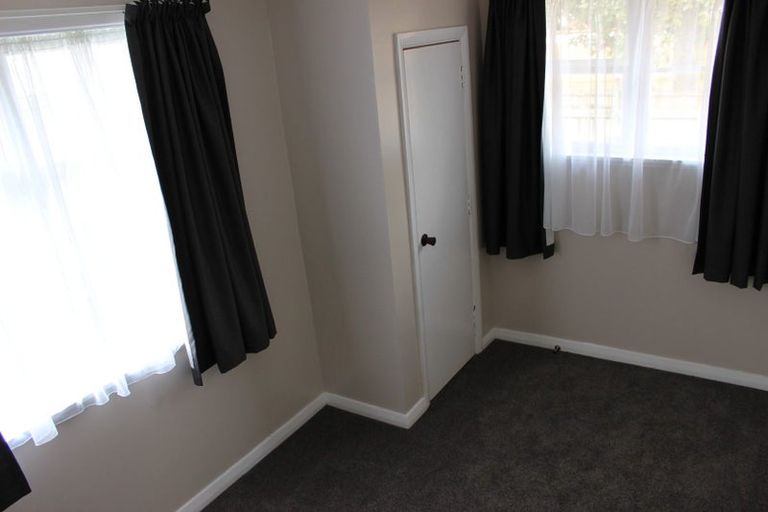 Photo of property in 614f1- Fergusson Drive, Trentham, Upper Hutt, 5018