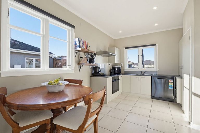 Photo of property in 81 Guy Avenue, Takaro, Palmerston North, 4410
