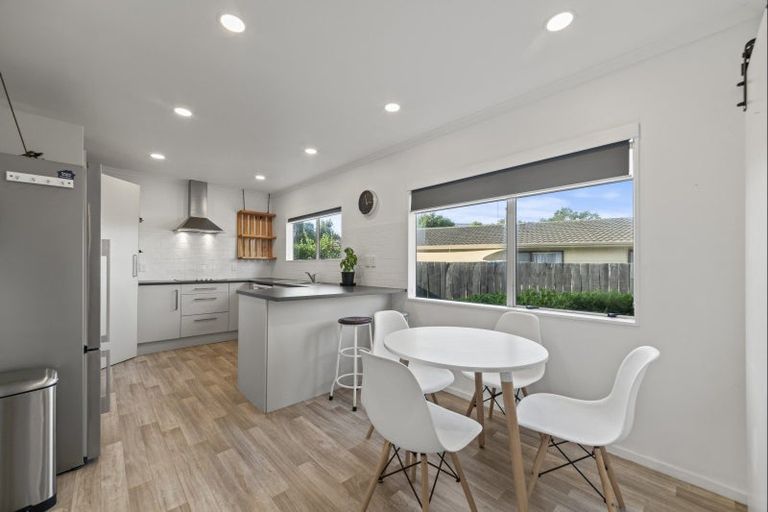 Photo of property in 10 Ashton Place, Highbury, Palmerston North, 4412