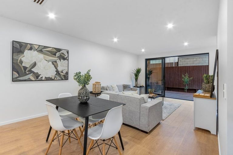 Photo of property in 3/74 Caledonian Road, St Albans, 8014