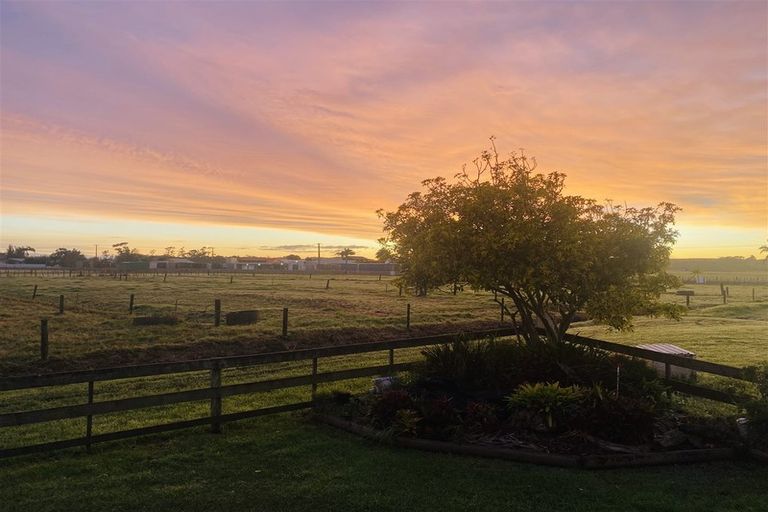 Photo of property in 6 State Highway 1, Awanui, 0486