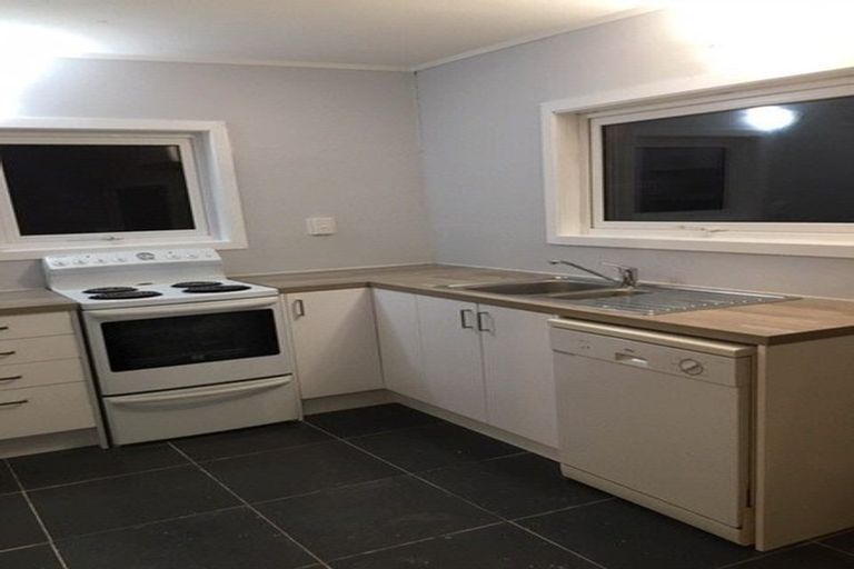Photo of property in 74u2 Homebush Road, Khandallah, Wellington, 6035