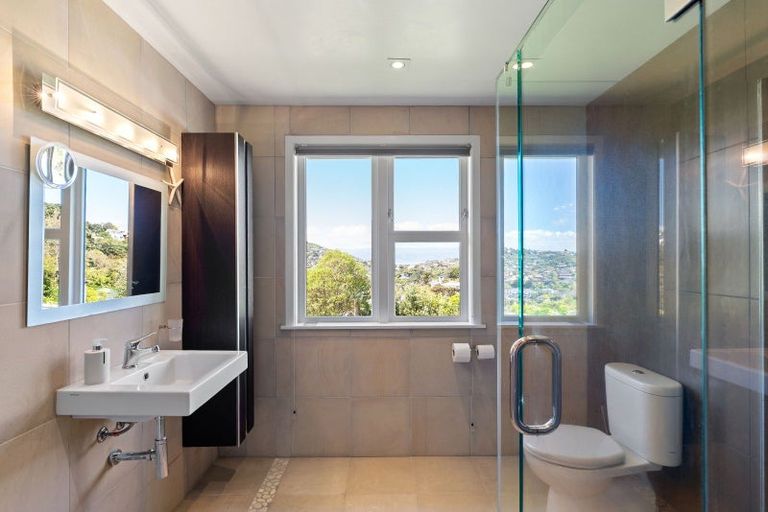 Photo of property in 7 Doris Gordon Crescent, Crofton Downs, Wellington, 6035