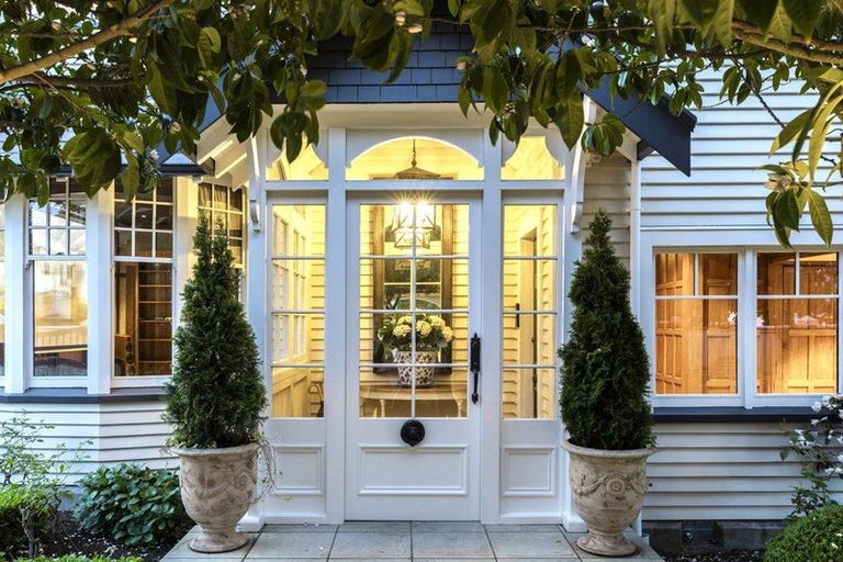 Photo of property in 5 Saint Barnabas Lane, Fendalton, Christchurch, 8052