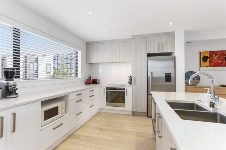 Photo of property in 78 Hobsonville Point Road, Hobsonville, Auckland, 0616