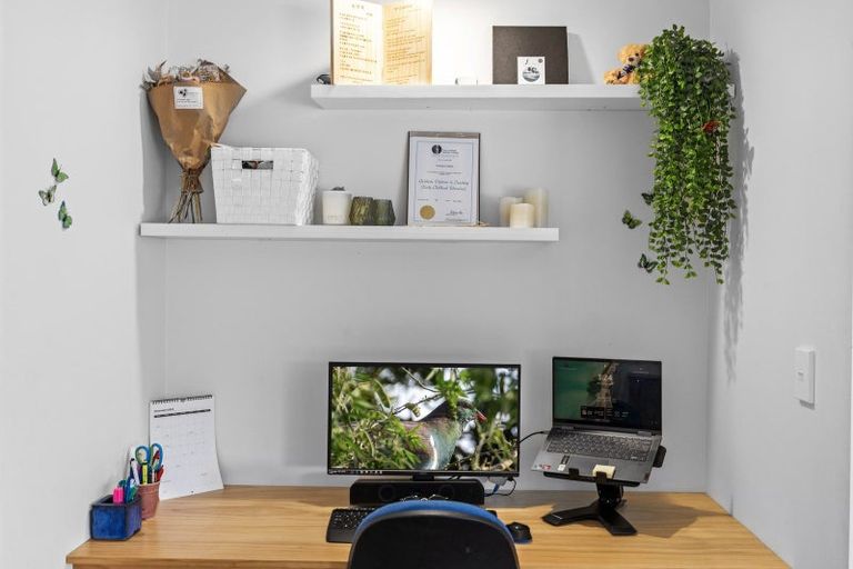 Photo of property in 15 Pohutukawa Parade, Riverhead, 0820