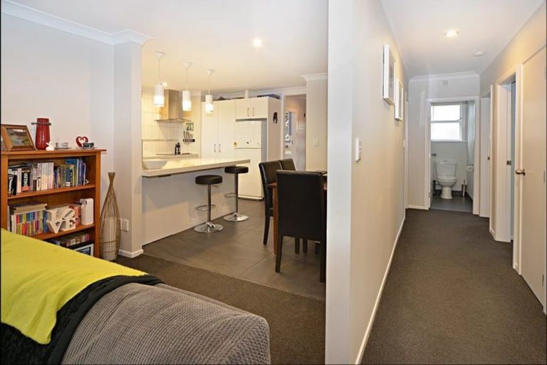 Photo of property in 25 Miro Road, Mangere Bridge, Auckland, 2022