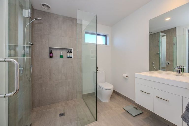 Photo of property in 71 Farrant Drive, Wanaka, 9305