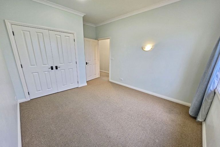 Photo of property in 16 Palliser Place, Poraiti, Napier, 4112