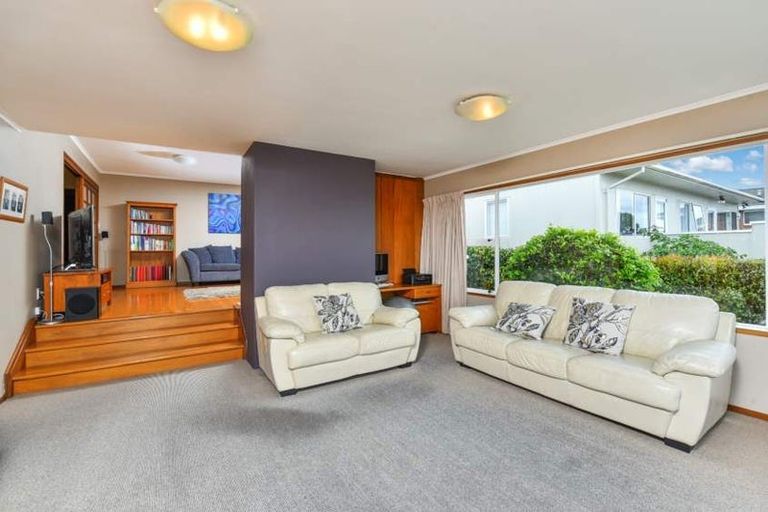 Photo of property in 12 Currey Crescent, Milford, Auckland, 0620