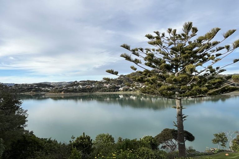 Photo of property in 52 Seaview Road, Paremata, Porirua, 5024