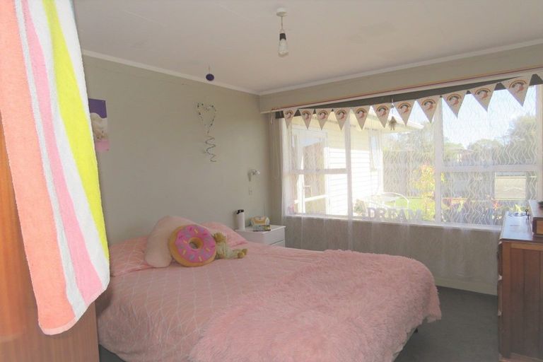 Photo of property in 183 Queen Street, Westport, 7825