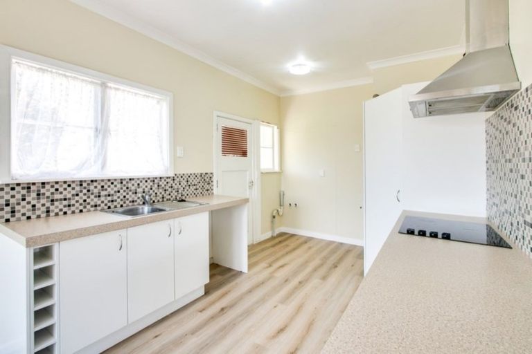 Photo of property in 100 Guppy Road, Taradale, Napier, 4112