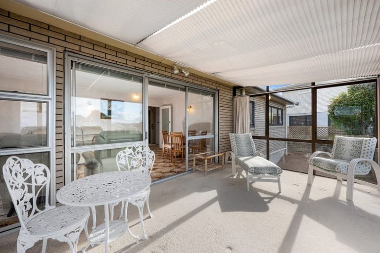 Photo of property in 1/3 Hall Road, Glenfield, Auckland, 0629