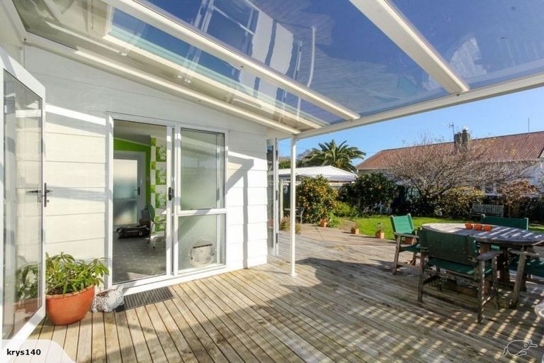 Photo of property in 60 Tukapa Street, Westown, New Plymouth, 4310
