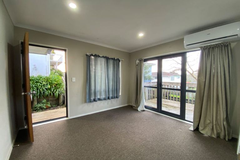 Photo of property in 9 Gallony Avenue, Massey, Auckland, 0614