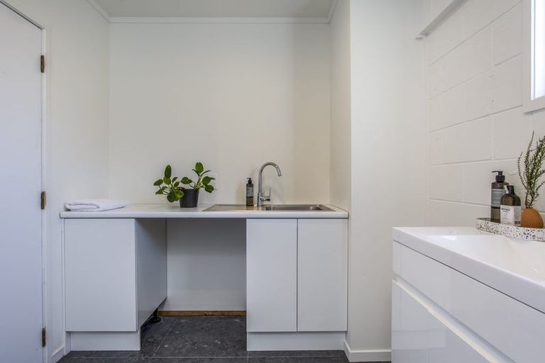 Photo of property in 4/34 Rewarewa Road, Te Atatu Peninsula, Auckland, 0610