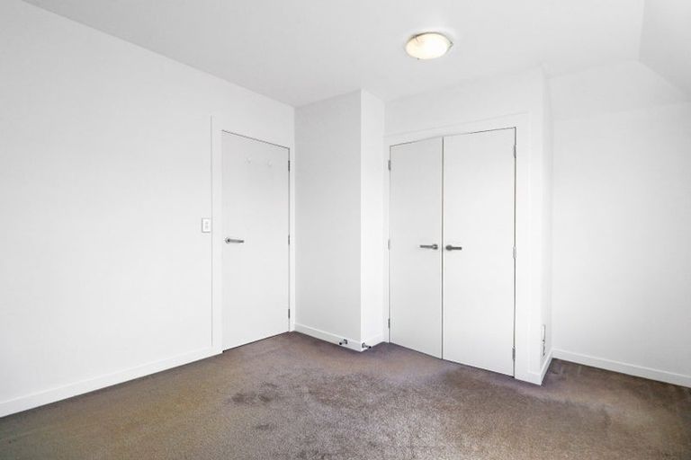 Photo of property in 3um Papawai Terrace, Mount Cook, Wellington, 6021