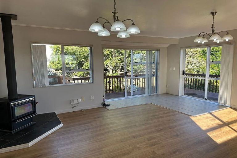 Photo of property in 24 Spencer Road, Pinehill, Auckland, 0632