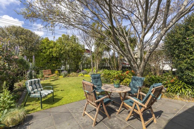 Photo of property in 34 Aubrey Street, New Plymouth, 4310
