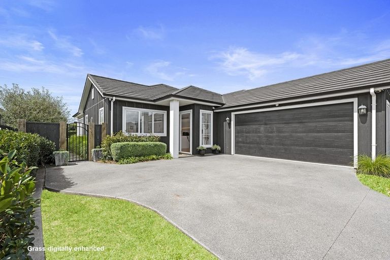 Photo of property in 37 Pohutukawa Parade, Riverhead, 0820