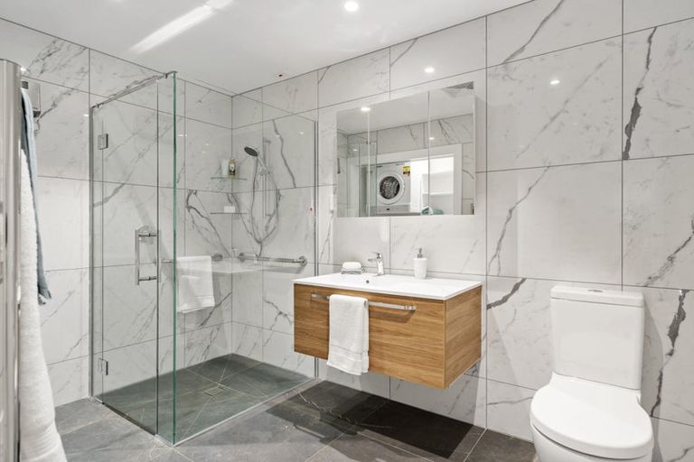 Photo of property in 4/30 Ambassador Glade, Orewa, 0931