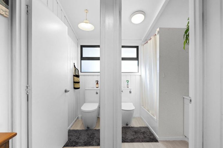Photo of property in 5 Camellia Avenue, Bell Block, New Plymouth, 4312