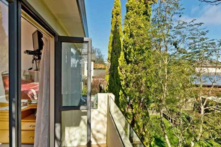 Photo of property in 16 Fearnley Grove, Albany, Auckland, 0632