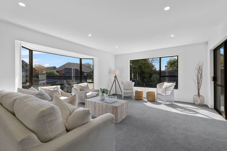 Photo of property in 5 Cricklewood Place, Avonhead, Christchurch, 8042