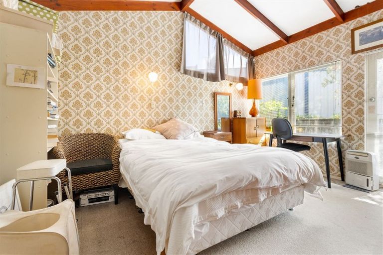 Photo of property in 5 Crystal Avenue, Glendene, Auckland, 0602