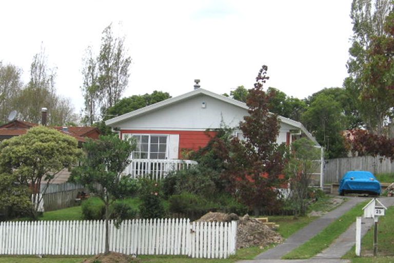 Photo of property in 25 Hassan Drive, Massey, Auckland, 0614