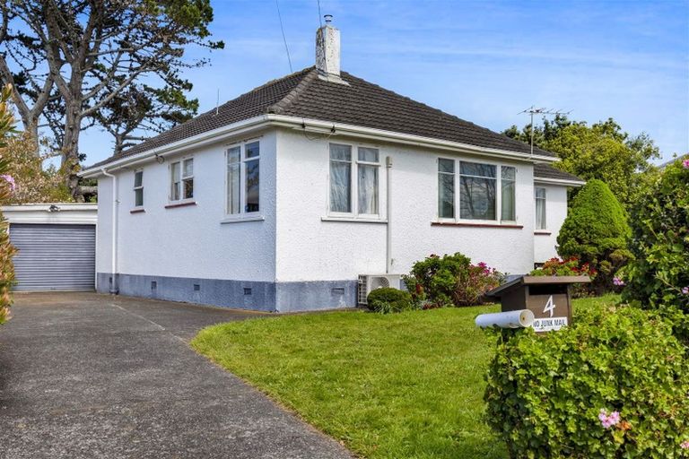 Photo of property in 4 Buchanan Place, Hawera, 4610
