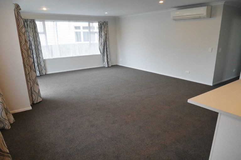 Photo of property in 19 Defoe Place, Waltham, Christchurch, 8023