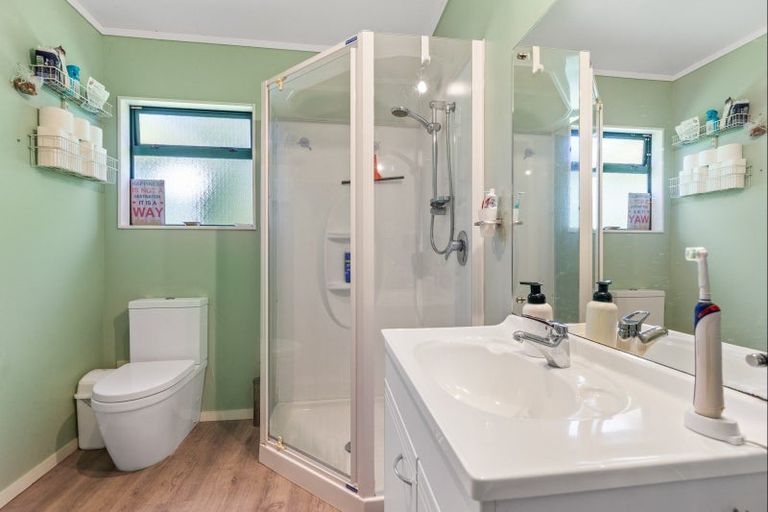 Photo of property in 9 Tui Glen Drive, Levin, 5571