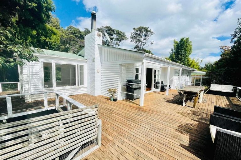 Photo of property in 163 Scenic Drive, Titirangi, Auckland, 0604