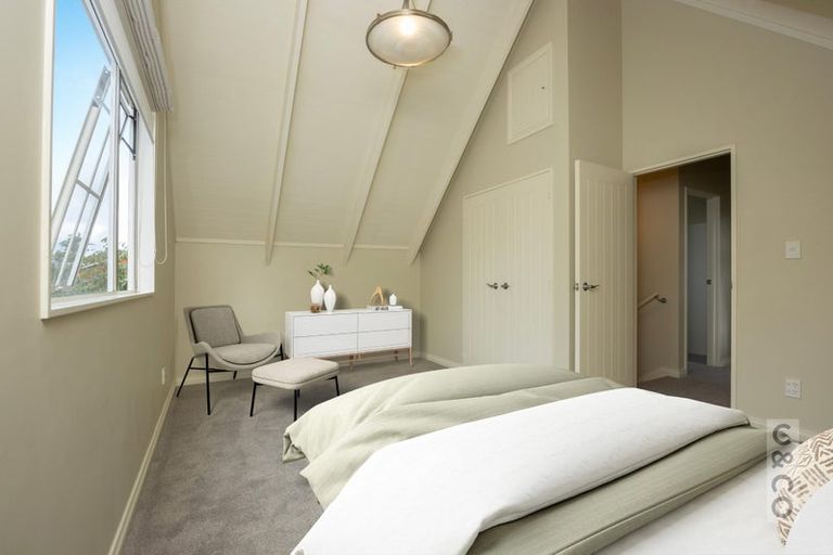 Photo of property in 5 Cambridge Road, Riverhead, 0820