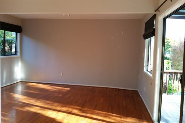 Photo of property in 10/15 Roseberry Avenue, Birkenhead, Auckland, 0626