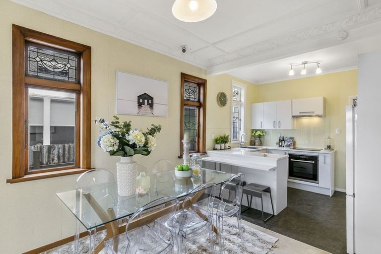 Photo of property in 238 Queens Drive, Lyall Bay, Wellington, 6022