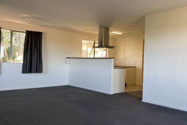 Photo of property in 10 Cloghan Close, Massey, Auckland, 0614