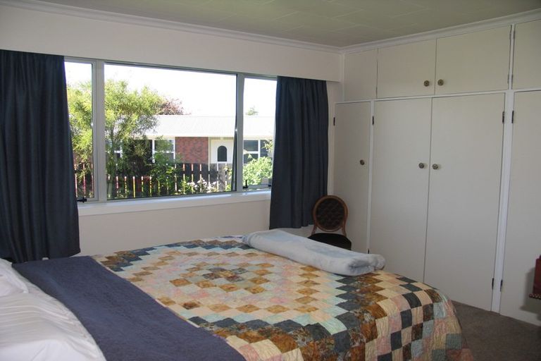 Photo of property in 6 Tybalt Street, Stratford, 4332