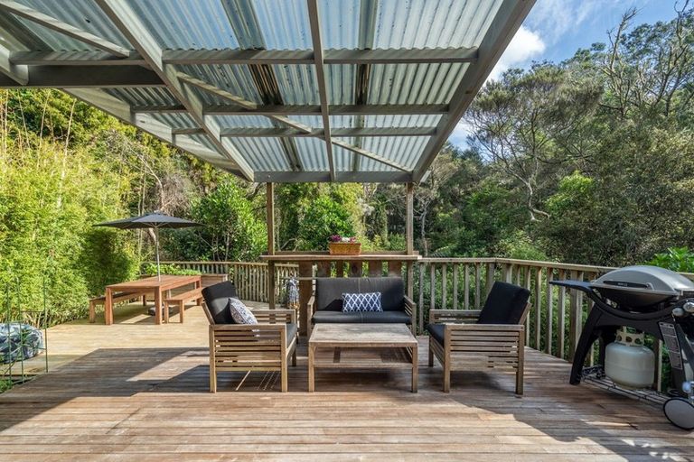 Photo of property in 4 Glenbush Place, Birkenhead, Auckland, 0626