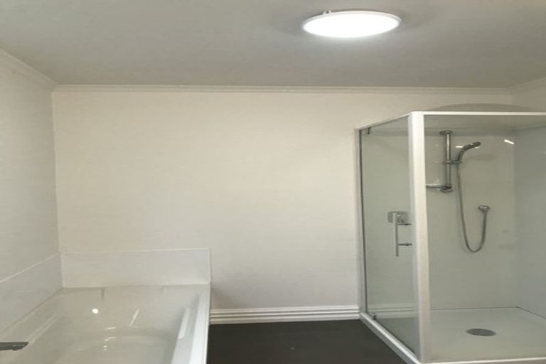 Photo of property in 21 Dorking Road, Brooklyn, Wellington, 6021