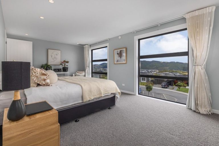 Photo of property in 14 Rotorua Grove, Aotea, Porirua, 5024