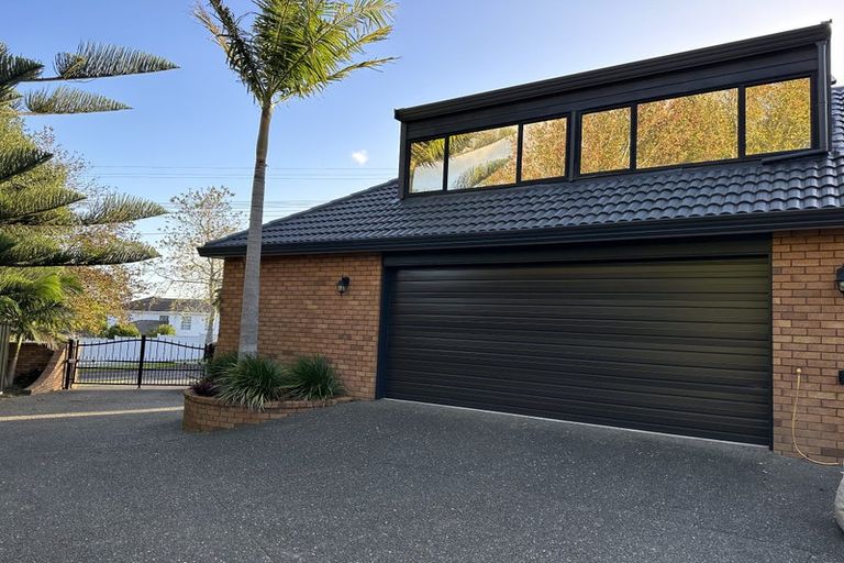 Photo of property in 13 Wainoni Heights, Greenhithe, Auckland, 0632