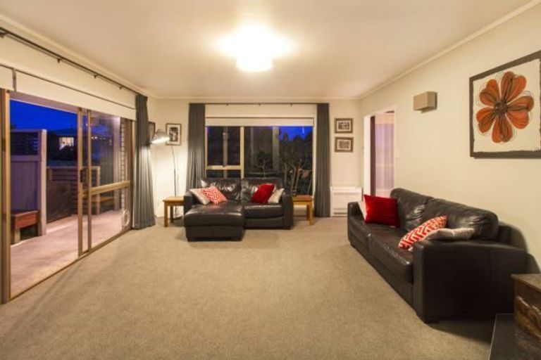 Photo of property in 41 Walworth Avenue, Pakuranga Heights, Auckland, 2010