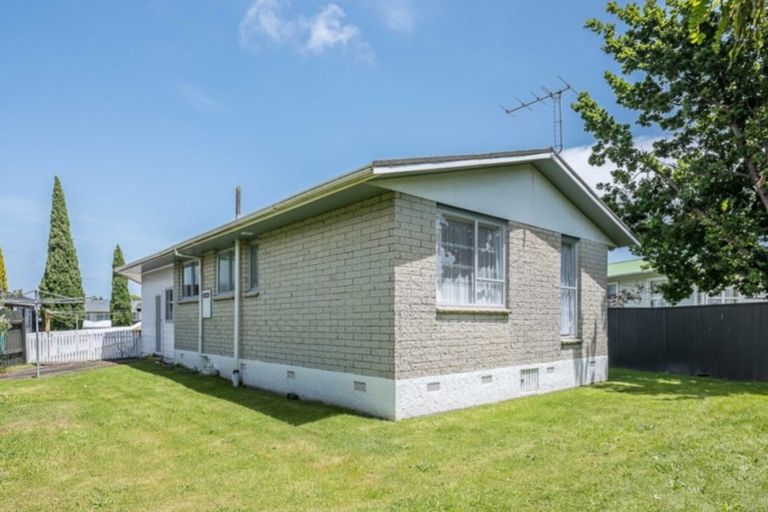 Photo of property in 52a Kapiti Road, Paraparaumu, 5032