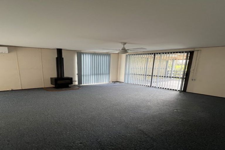 Photo of property in 2/141 Carnoustie Drive, Wattle Downs, Auckland, 2103