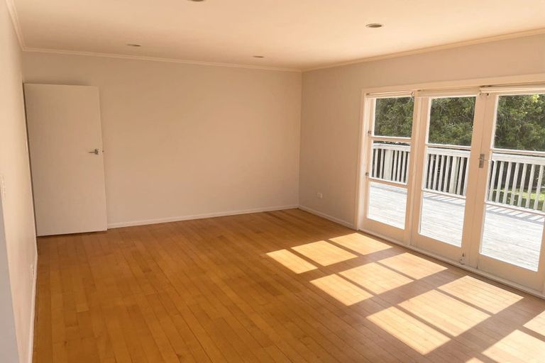 Photo of property in 7 Edgerton Road, Te Atatu Peninsula, Auckland, 0610