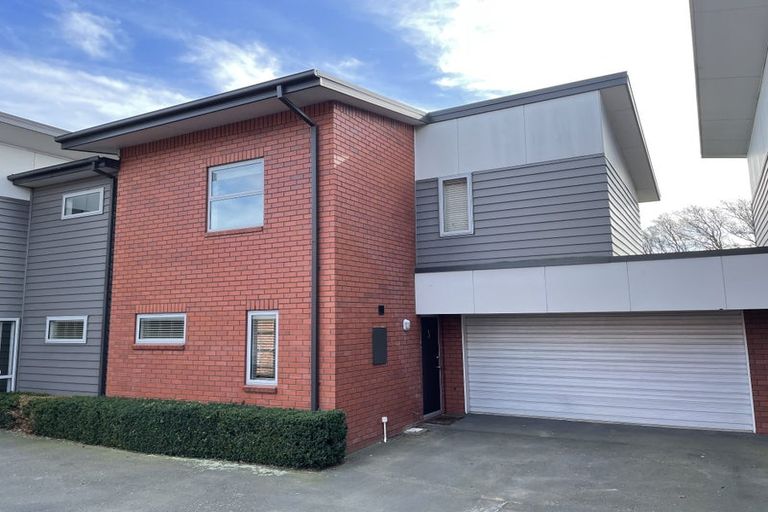 Photo of property in 3/4 Taramea Place, Addington, Christchurch, 8024